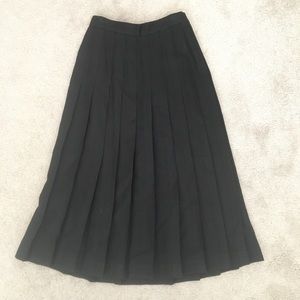 Vintage black a-line pleated skirt